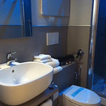 The Pope's Window Pensión Roma