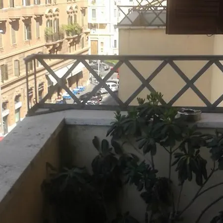 The Pope's Window 2* Roma