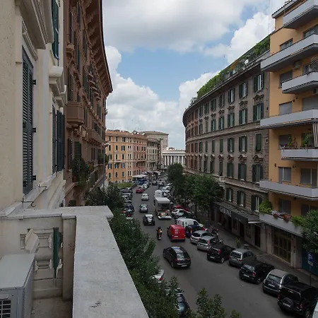 The Pope's Window 4* Rom
