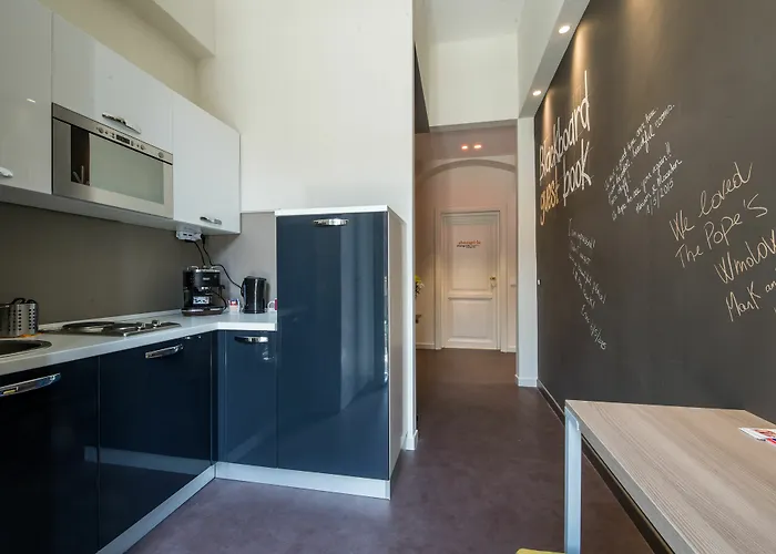 The Pope's Window 4*