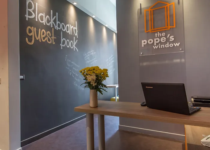 The Pope's Window 4* Rom