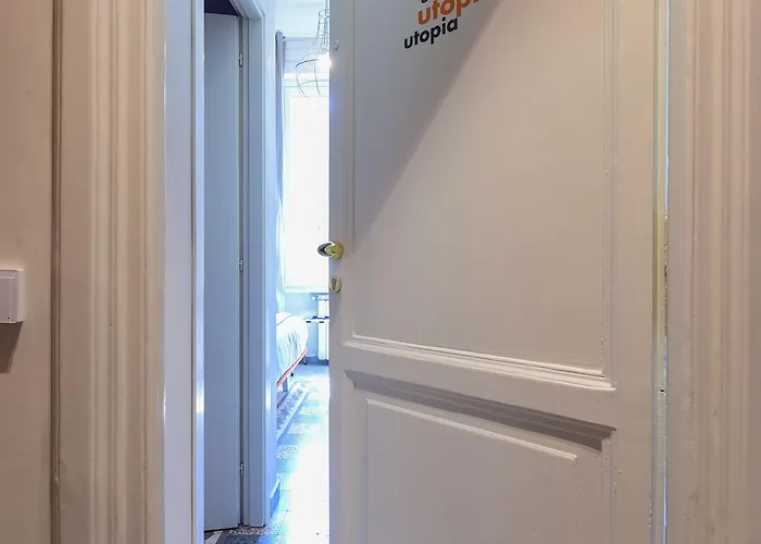 The Pope's Window 4*