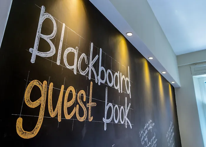 The Pope's Window Gasthof Rom